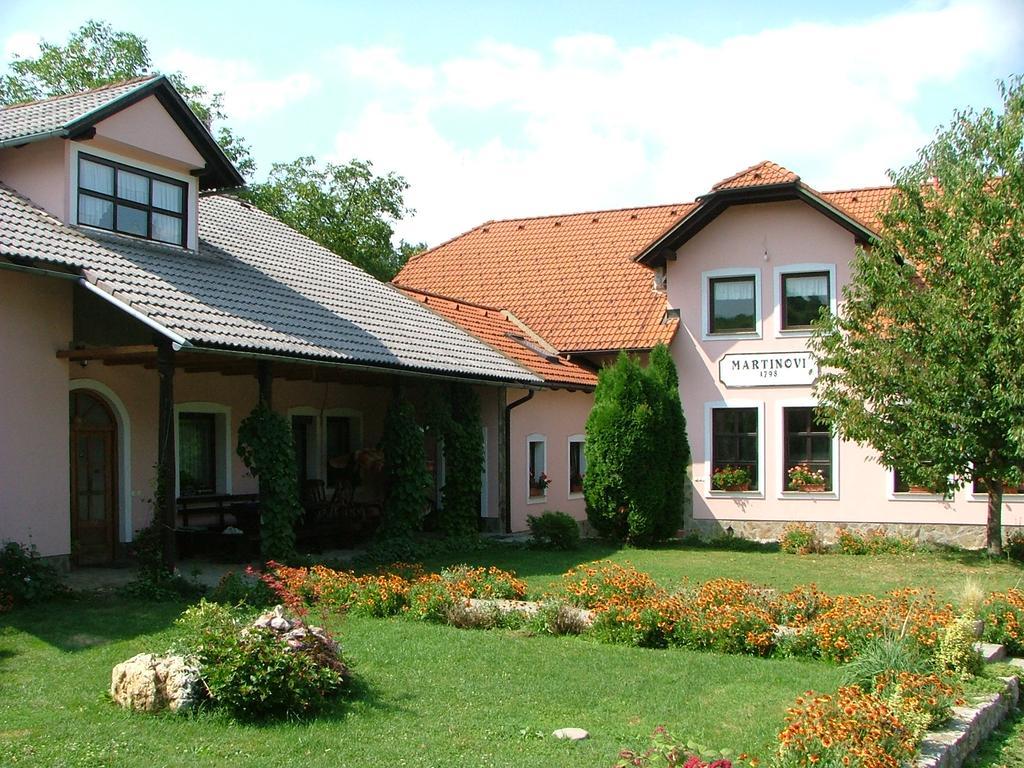 הוילה Krška Vas Tourist Farm Pri Martinovih מראה חיצוני תמונה